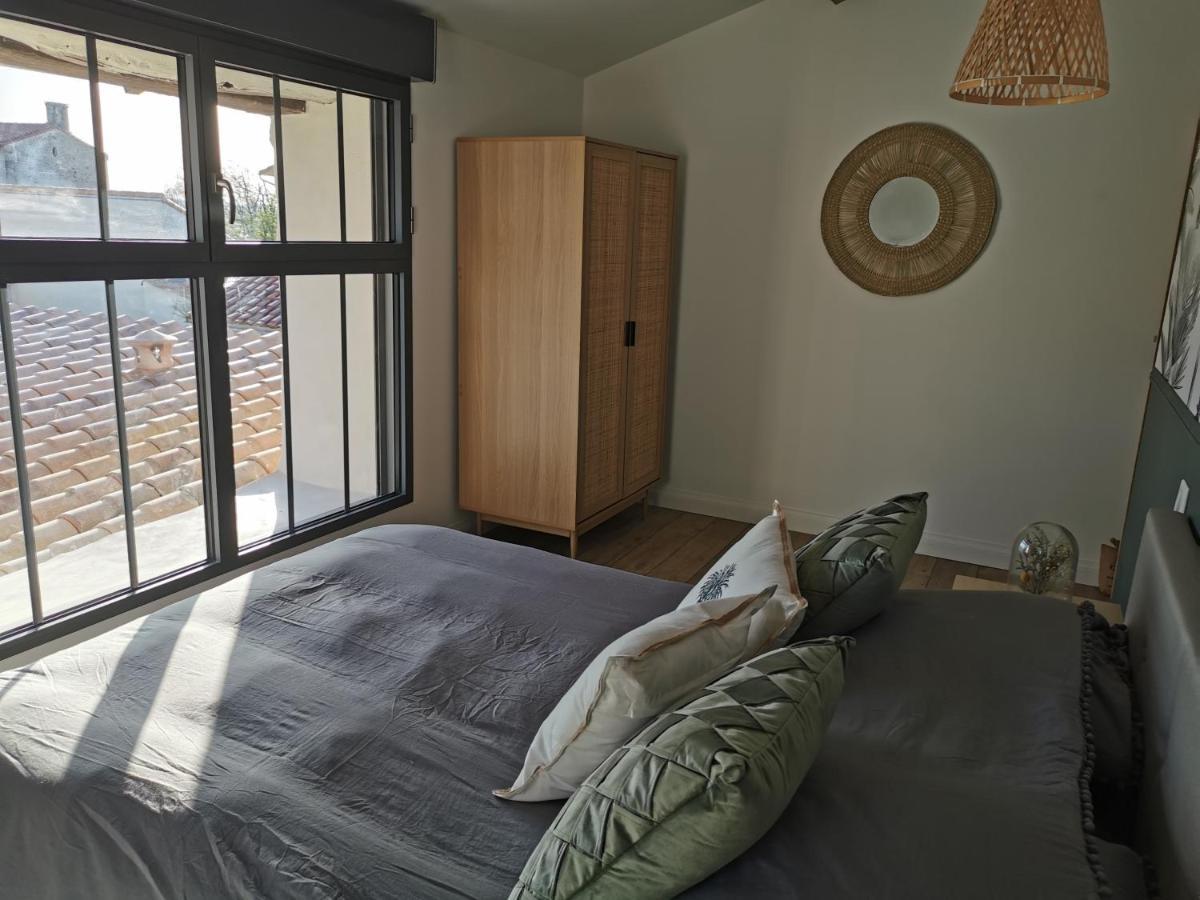 Ferienhaus Jolie Maison En Pierres Avec Piscine Et Parking