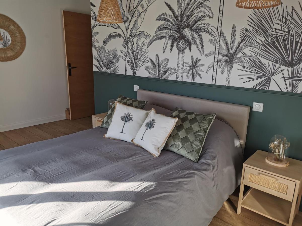 Jolie Maison En Pierres Avec Piscine Et Parking Holiday home Saint-Gelais